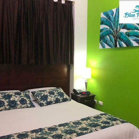 Hostal Blue Pacific Manta Bagian luar foto