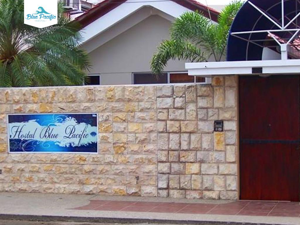 Hostal Blue Pacific Manta Bagian luar foto