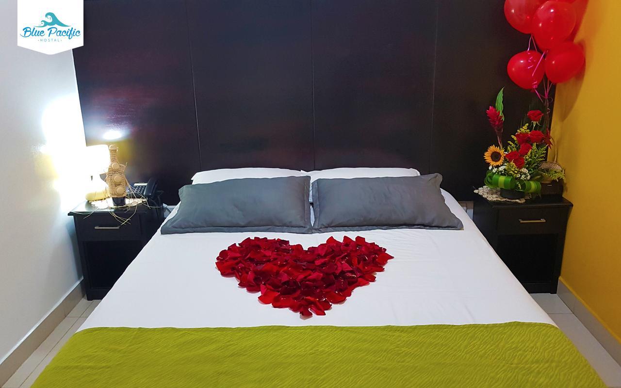 Hostal Blue Pacific Manta Bagian luar foto