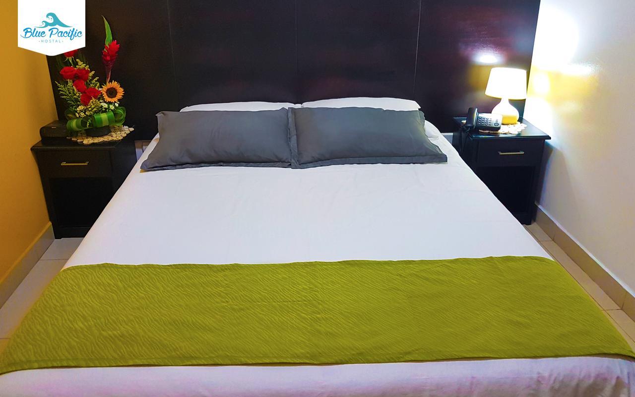 Hostal Blue Pacific Manta Bagian luar foto