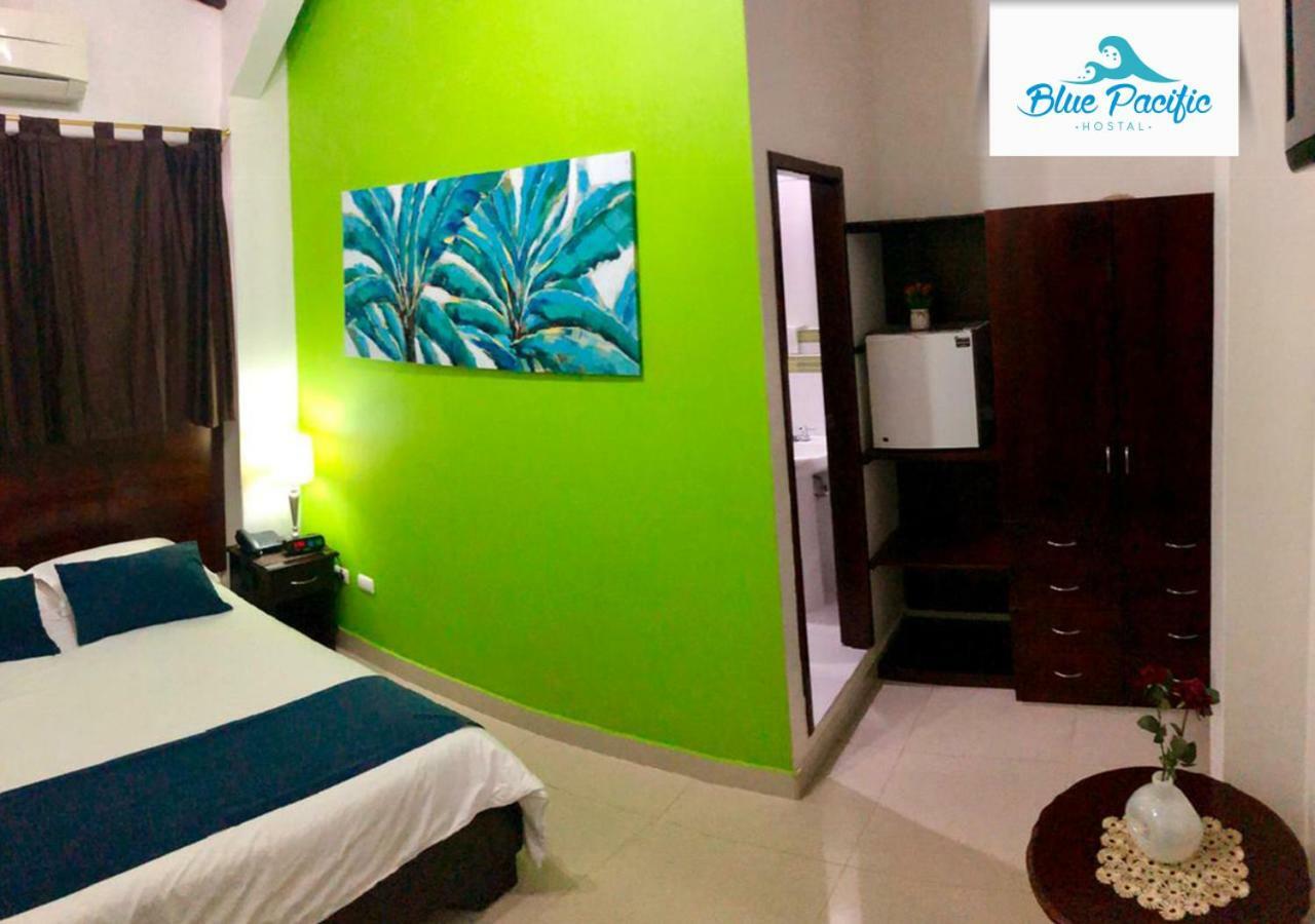 Hostal Blue Pacific Manta Bagian luar foto