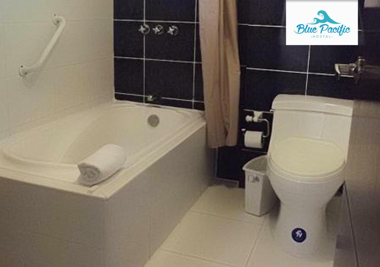 Hostal Blue Pacific Manta Bagian luar foto